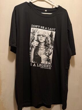 Don't Be a Lady Stevie Nicks Graphic Tee - Black